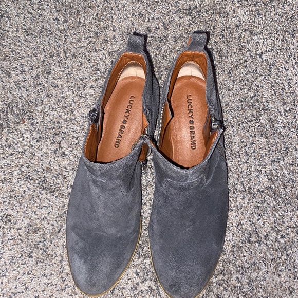 Name brand Barley worn, in perfect condition. They need a good home! - Picture 2 of 3